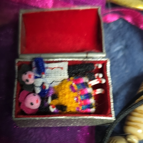 Elegant Gold and Silver Women's Jewelry Set - Picture 7 of 12